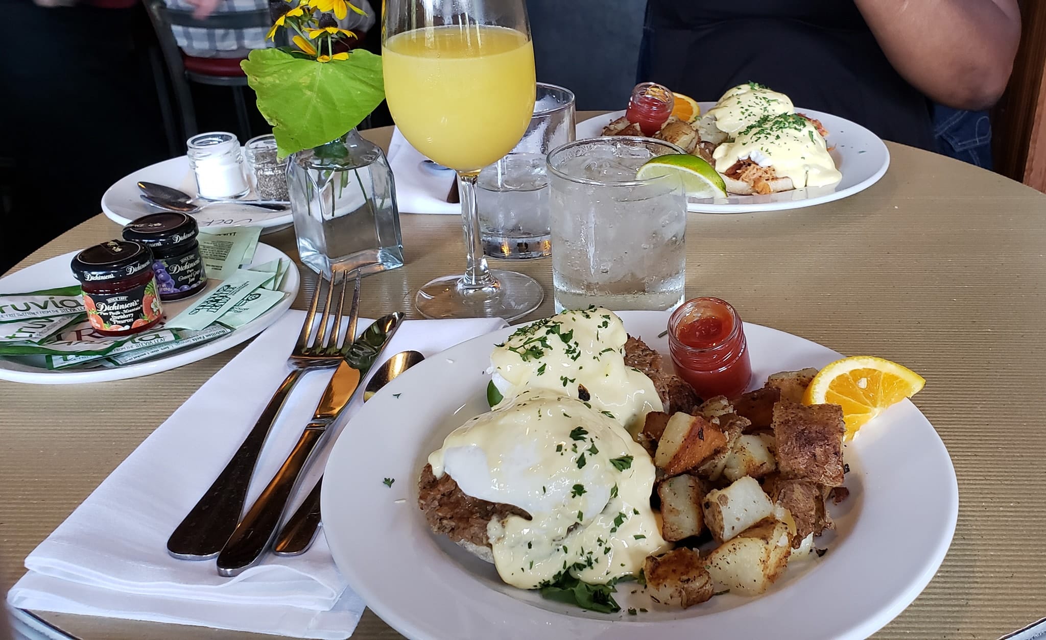 benedict table